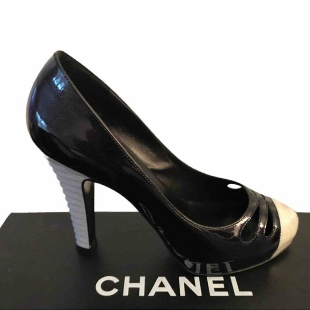 CHANEL Black and Cream Heels